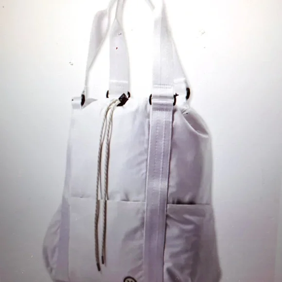 NWT Vuori V1 convertible, White Tote Bag - Picture 1 of 7